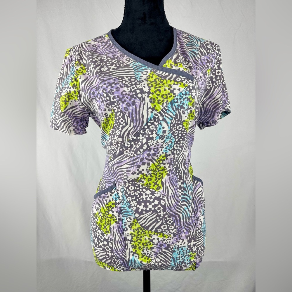 ScrubStar Leopard Print 2 Pocket Scrub Top
